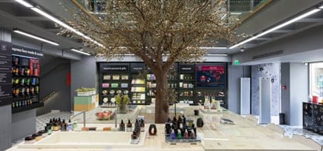 APIVITA Experience Store, концептуальный магазин, открывает свои двери в центре Афин. Предлагает клиентам полное погружение в наш целостный подход к здоровью и красоте.